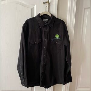 Men’s Wrangler Button Up Shirt With John Deere Logo Size-XL Good Condition
